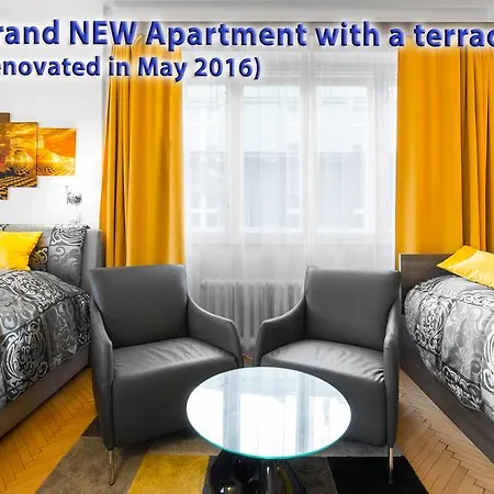 Astra 3 - Large With Terrace Apartment *
