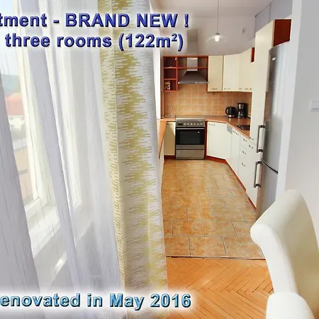 Astra 3 - Large With Terrace Apartment *