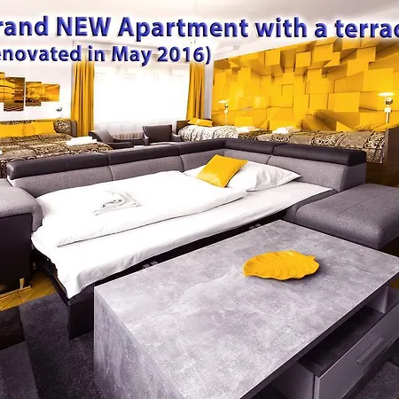 Astra 3 - Large With Terrace Апартаменты Прага